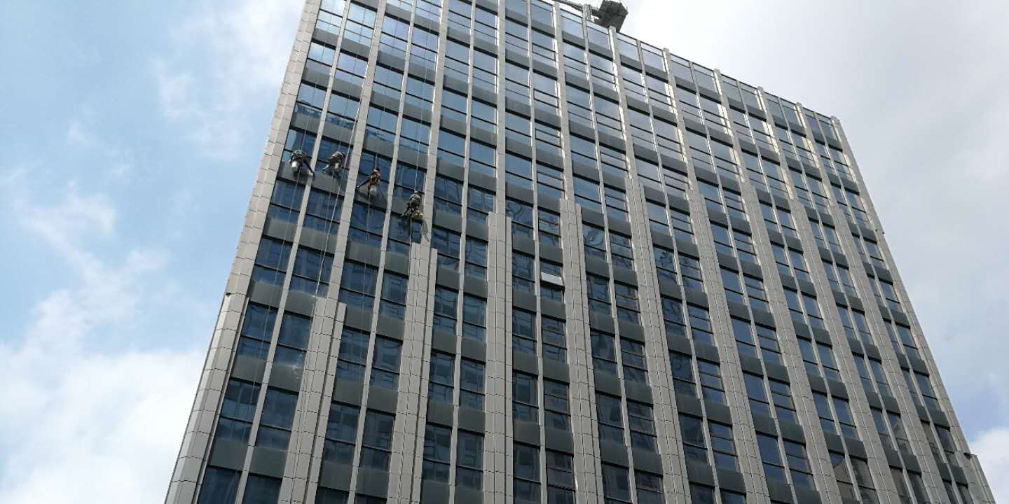 从高楼大厦说外墙清洗和维护规程