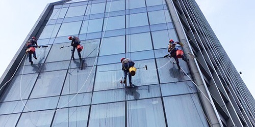 高空外墙清洗服务行业需要的资质认证以及施工条件