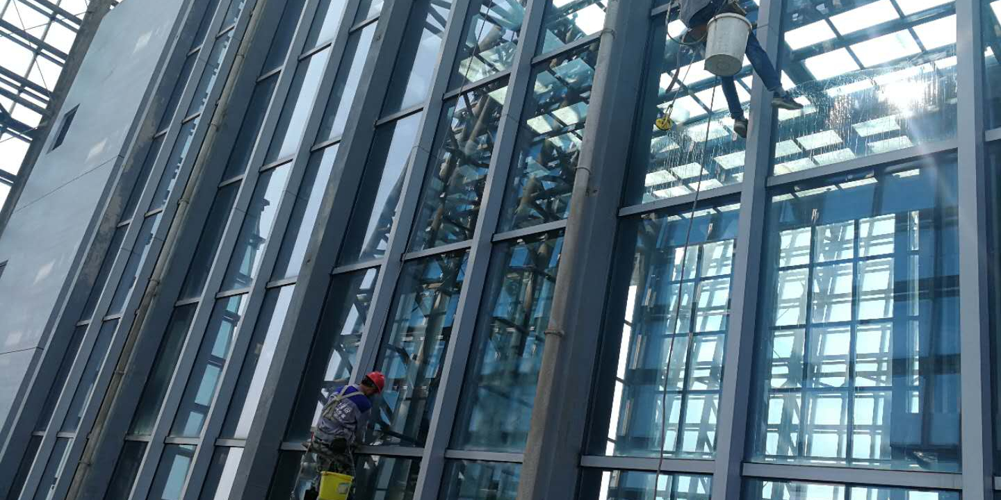 大厦外墙清洗安全绳吊板如何操作，赶紧来看