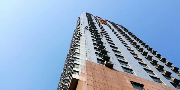 城市“蜘蛛人”的安全该如何守护？