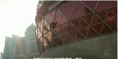 陆家嘴竟然出现了外墙清洗”蜘蛛人“，真相是……