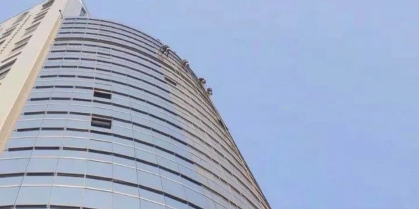 空中飞人之高空外墙清洗