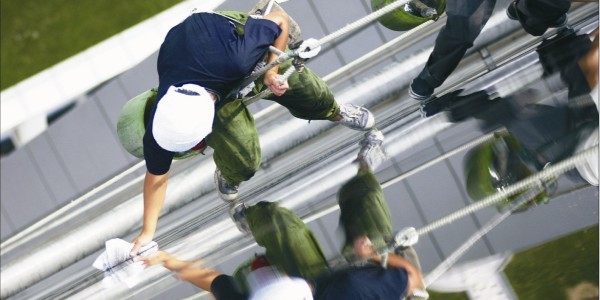 如何进行高空外墙清洗？教你5种不同材质外墙清洗